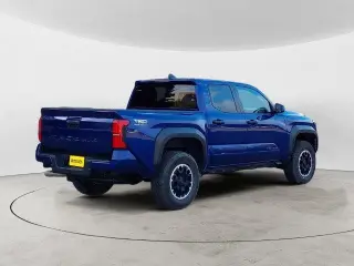 Toyota Tacoma 2024 4x4 SR5 4dr Cabina Doble 5.0 ft CB
