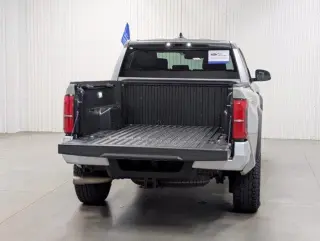 Toyota Tacoma 2024 4x4 TRD Todo Terreno 4p Doble Cabina 5.0 ft CB 8A