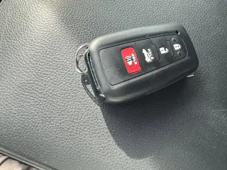 Toyota Tacoma 2024 4x2 TRD Sport 4p Doble Cabina Doble 5.0 ft CB