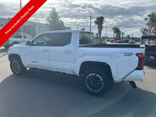 Toyota Tacoma 2024 4x2 TRD Sport 4p Doble Cabina Doble 5.0 ft CB