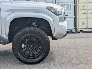 Toyota Tacoma 2025 4x4 SR5 4dr Double Cab 5.0 ft SB