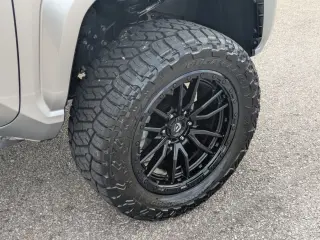 Toyota Tacoma 2025 4x4 SR5 4dr Double Cab 5.0 ft SB