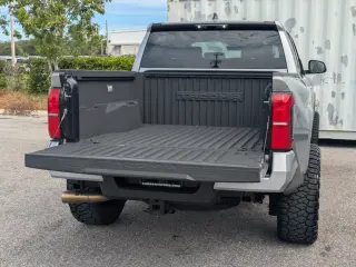 Toyota Tacoma 2025 4x4 SR5 4dr Double Cab 5.0 ft SB
