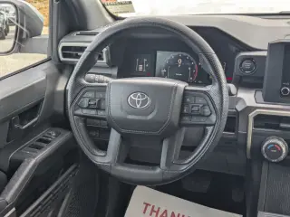 Toyota Tacoma 2025 4x4 SR5 4dr Double Cab 5.0 ft SB