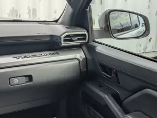 Toyota Tacoma 2025 4x4 SR5 4dr Double Cab 5.0 ft SB