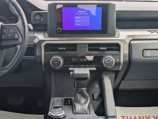 Toyota Tacoma 2025 4x4 SR5 4dr Double Cab 5.0 ft SB