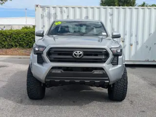 Toyota Tacoma 2025 4x4 SR5 4dr Double Cab 5.0 ft SB