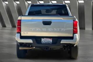 Toyota Tacoma 2025 4x4 SR5 4p Cab Doble 5.0 ft SB