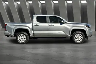 Toyota Tacoma 2025 4x4 SR5 4p Cab Doble 5.0 ft SB
