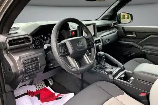 Toyota Tacoma 2024 4x4 TRD Sport 4p Puertas Doble Cabina 5.0 ft SB 8A