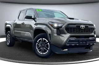 Toyota Tacoma 2024 4x4 TRD Sport 4p Puertas Doble Cabina 5.0 ft SB 8A