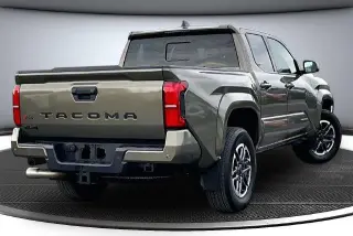 Toyota Tacoma 2024 4x4 TRD Sport 4p Puertas Doble Cabina 5.0 ft SB 8A