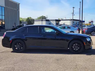 2017 Chrysler 300