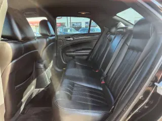 2017 Chrysler 300