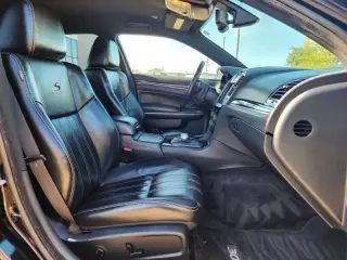 2017 Chrysler 300