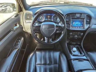 2017 Chrysler 300