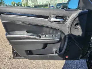 2017 Chrysler 300