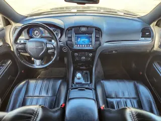 2017 Chrysler 300