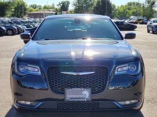 2017 Chrysler 300
