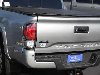 Toyota Tacoma 2023 4x4 Limited 4p Doble Cabina 5.0 pies SB