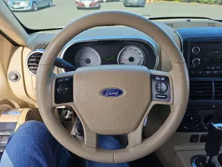 Ford Explorer Sport Trac 2010