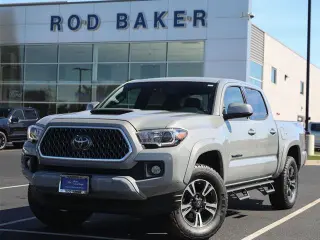 Toyota Tacoma 2019 4x4 TRD Sport de 4 puertas, cabina doble, 5.0 pies de caja, 6 velocidades automáticas