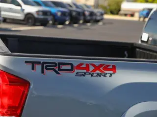 Toyota Tacoma 2019 4x4 TRD Sport de 4 puertas, cabina doble, 5.0 pies de caja, 6 velocidades automáticas