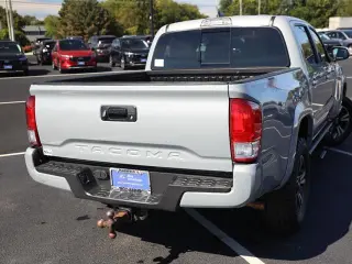 Toyota Tacoma 2019 4x4 TRD Sport de 4 puertas, cabina doble, 5.0 pies de caja, 6 velocidades automáticas