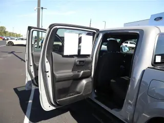 Toyota Tacoma 2019 4x4 TRD Sport de 4 puertas, cabina doble, 5.0 pies de caja, 6 velocidades automáticas