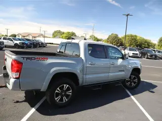 Toyota Tacoma 2019 4x4 TRD Sport de 4 puertas, cabina doble, 5.0 pies de caja, 6 velocidades automáticas