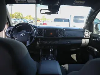 Toyota Tacoma 2019 4x4 TRD Sport de 4 puertas, cabina doble, 5.0 pies de caja, 6 velocidades automáticas