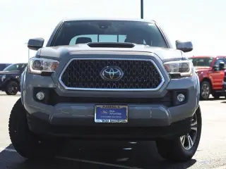 Toyota Tacoma 2019 4x4 TRD Sport de 4 puertas, cabina doble, 5.0 pies de caja, 6 velocidades automáticas