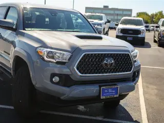 Toyota Tacoma 2019 4x4 TRD Sport de 4 puertas, cabina doble, 5.0 pies de caja, 6 velocidades automáticas