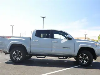 Toyota Tacoma 2019 4x4 TRD Sport de 4 puertas, cabina doble, 5.0 pies de caja, 6 velocidades automáticas