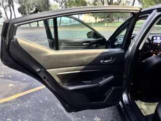 Nissan Altima 2021