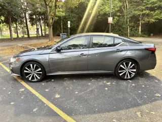 Nissan Altima 2021