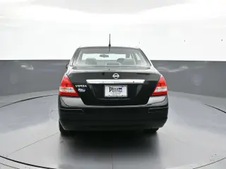 Nissan Versa 2011 1.8 S 4p Sedan 6M