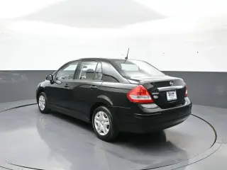 Nissan Versa 2011 1.8 S 4p Sedan 6M