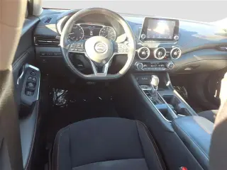 Nissan Sentra 2025 SR sedán de 4 puertas