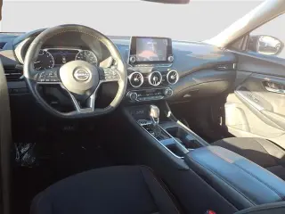 Nissan Sentra 2025 SR sedán de 4 puertas
