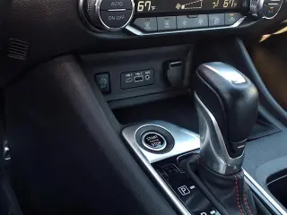 Nissan Sentra 2025 SR sedán de 4 puertas