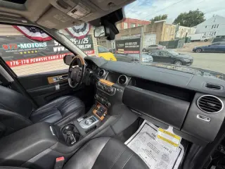 Land Rover LR4 2015