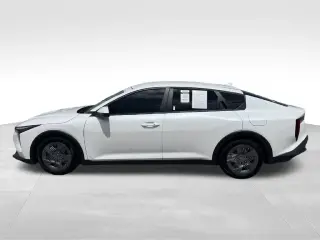 Kia K4 2025 LX 4dr Sedán