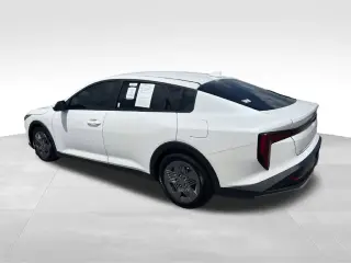 Kia K4 2025 LX 4dr Sedán