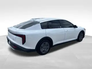 Kia K4 2025 LX 4dr Sedán