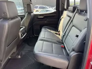 GMC Sierra 1500 2022 4x4 SLT 4p. Cabina de Tripulación 5.8 ft. CB