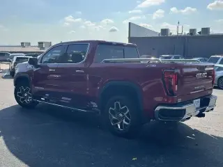 GMC Sierra 1500 2022 4x4 SLT 4p. Cabina de Tripulación 5.8 ft. CB