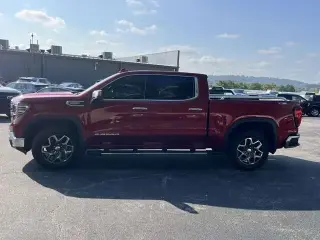 GMC Sierra 1500 2022 4x4 SLT 4p. Cabina de Tripulación 5.8 ft. CB