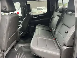 GMC Sierra 1500 2022 4x4 SLT 4p. Cabina de tripulación 5.8 ft. CB