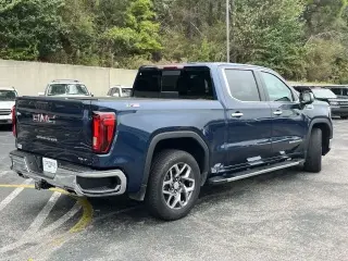 GMC Sierra 1500 2022 4x4 SLT 4p. Cabina de tripulación 5.8 ft. CB